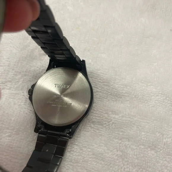 Timex Men’s Black on Black, Stainless Steel Bracelet. - Picture 5 of 6